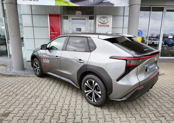 Toyota bZ4X cena 192900 przebieg: 13863, rok produkcji 2022 z Bolków małe 326